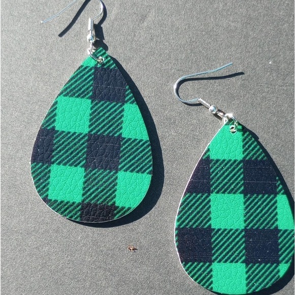 5 for $25 Buffalo Plaid Leather Earrings Black Green 5 Holiday Earrings - Picture 2 of 7